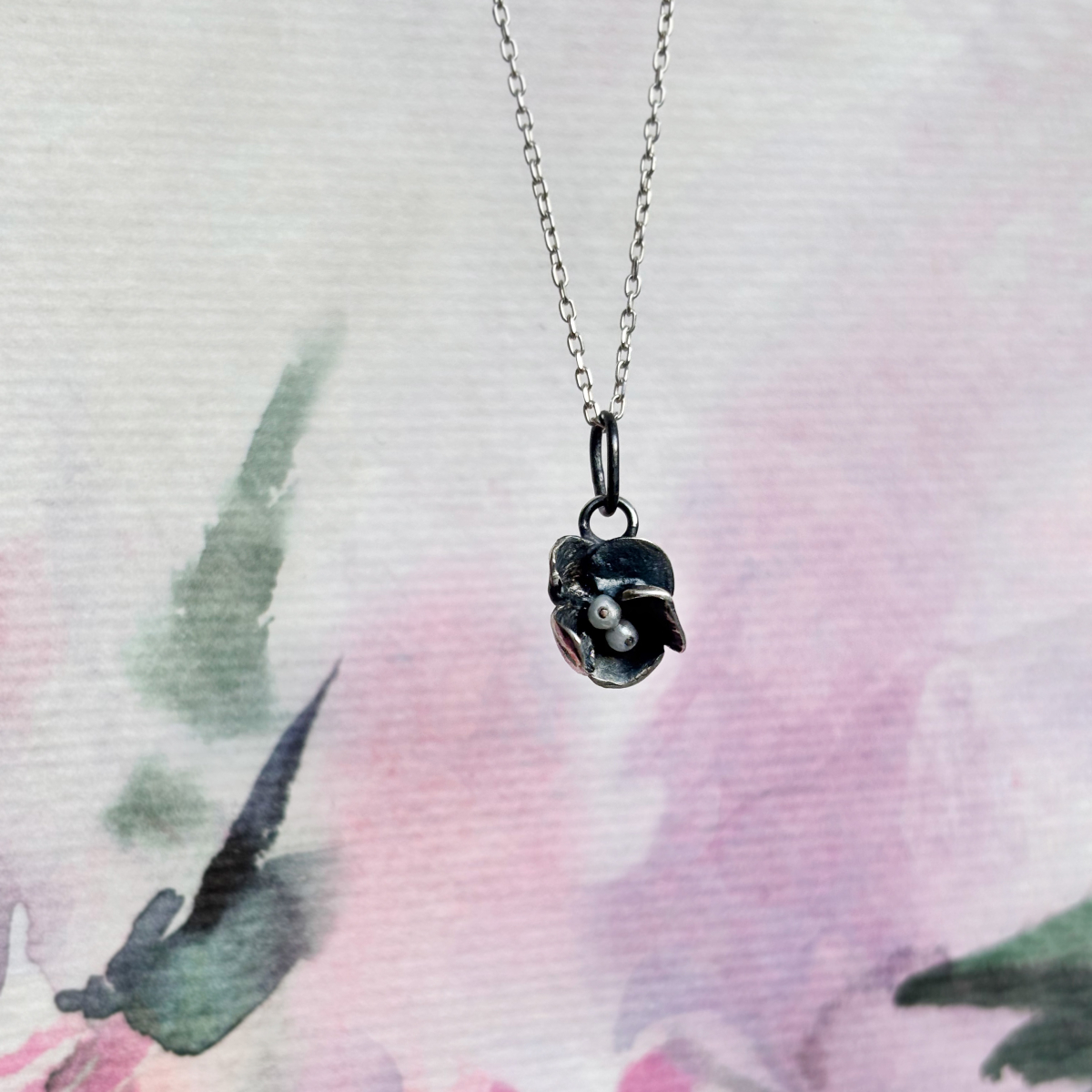 Pendant Black Lily