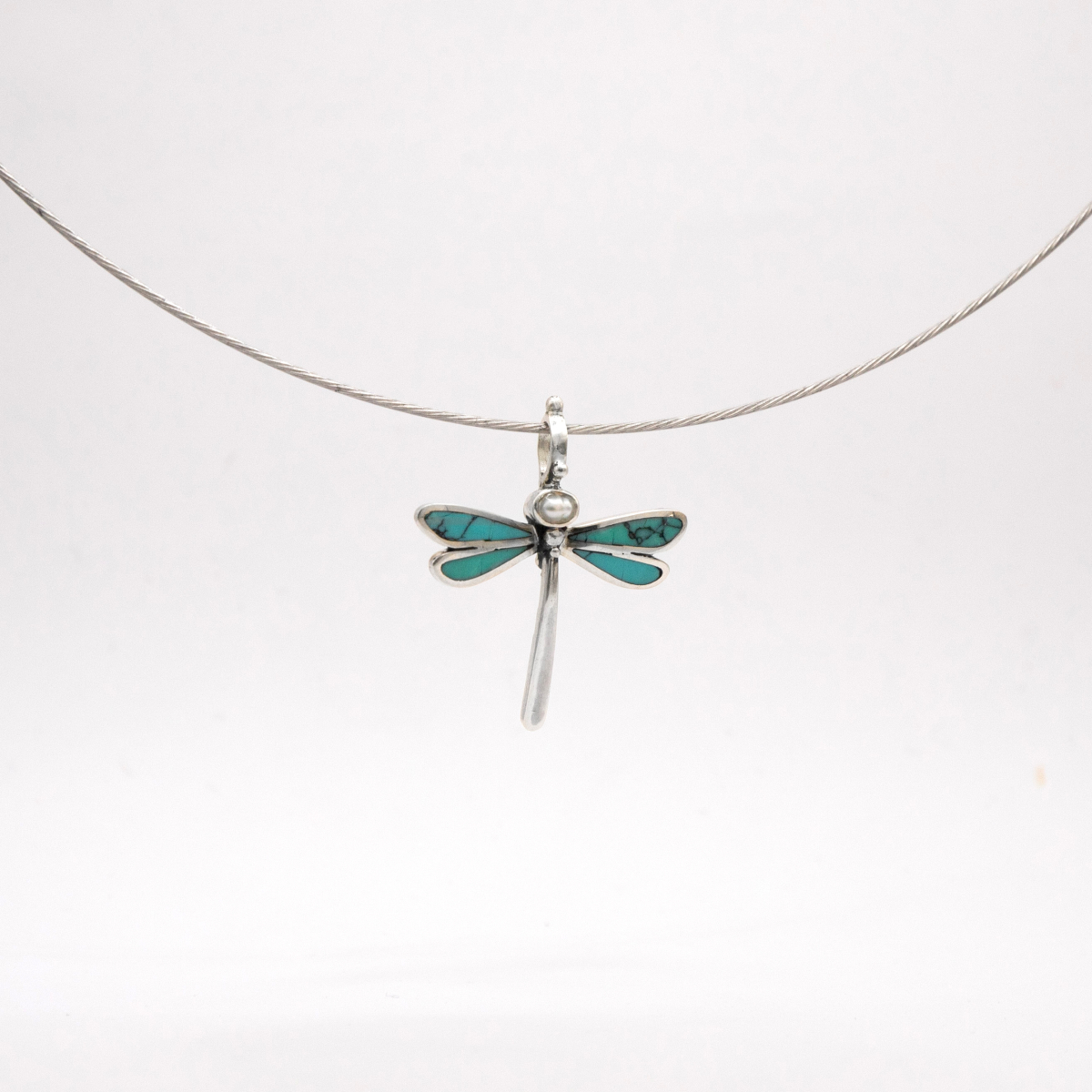 Gentle Harmony – Dragonfly Necklace with Natural Turquoise