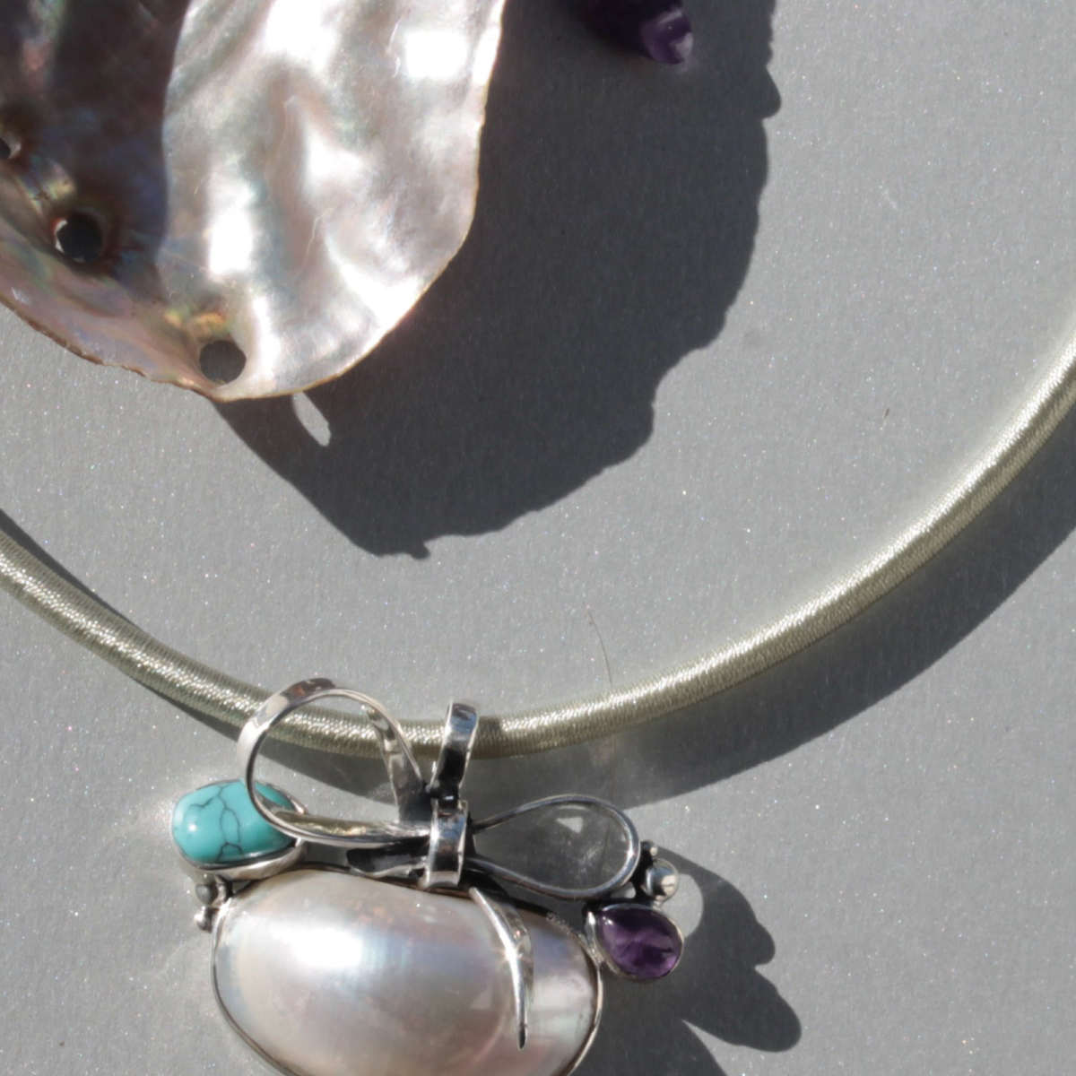 Колие Панделка – сребро, седеф, аметист и тюркоаз