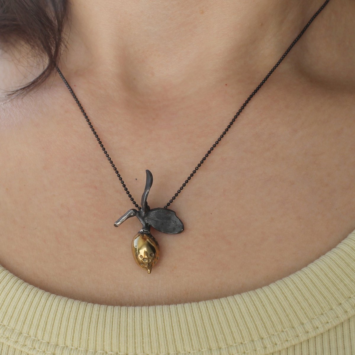 Колие Лимончело с две листа - тъмен вариант