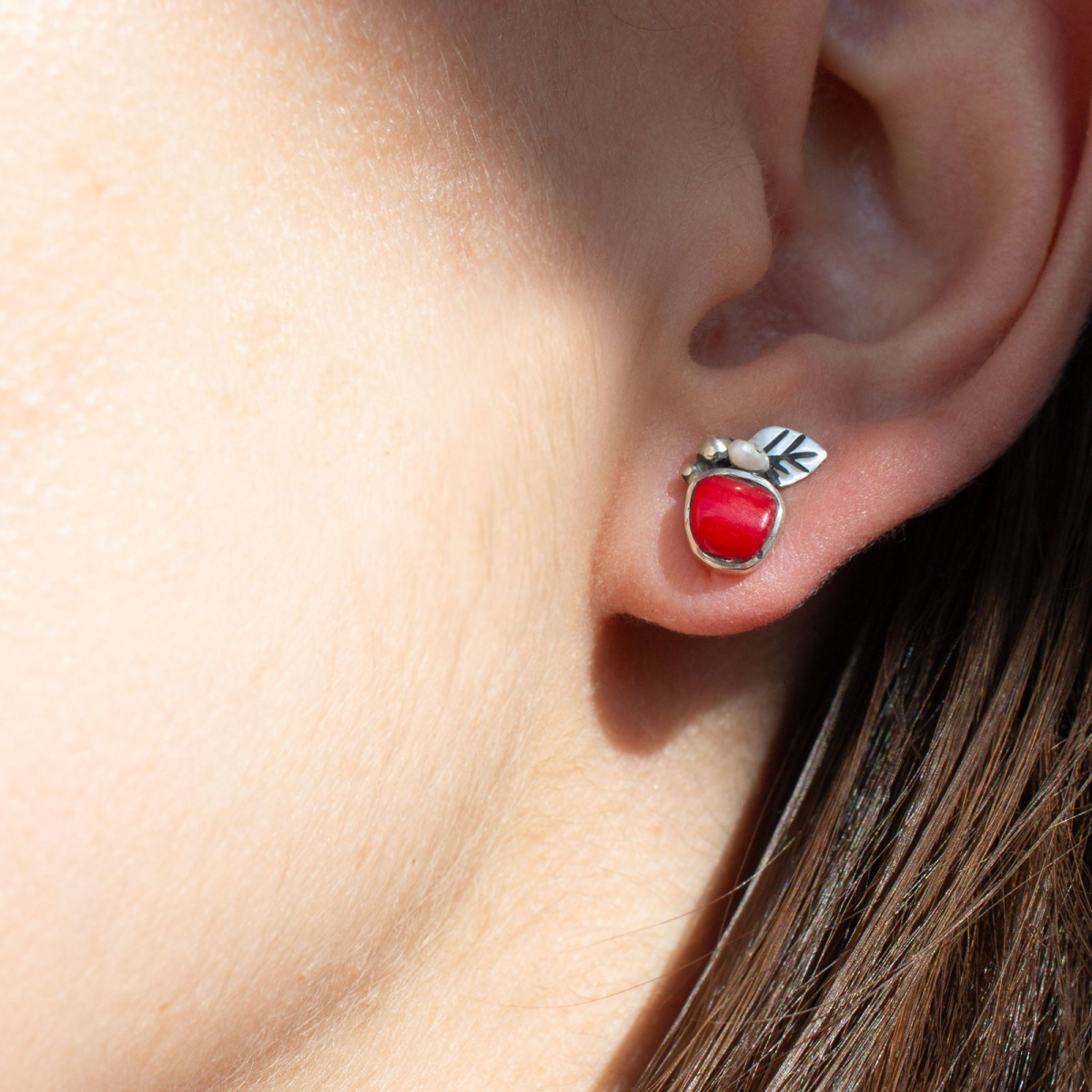 Обеци Мини ябълка с корал